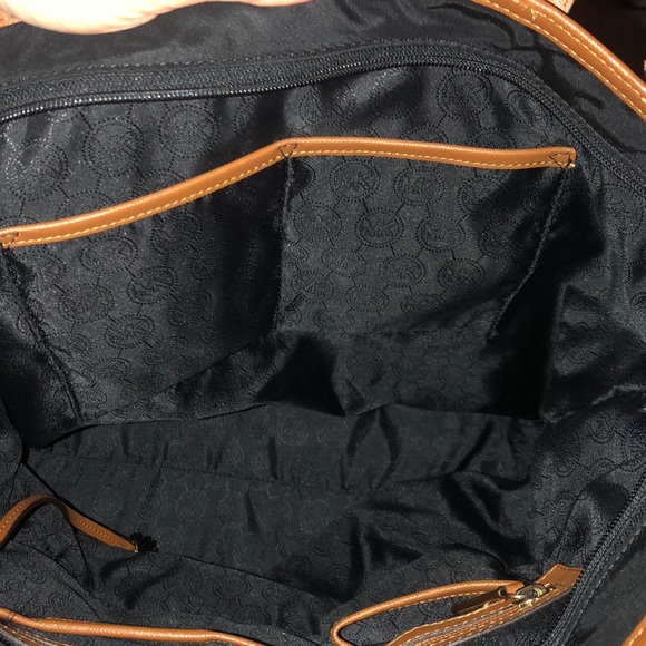 GOOD AS NEW Michael Kors Tote - Picture 8 of 8